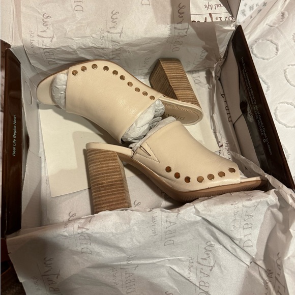NEW IN BOX - Diba True Leather Block Heel Sandals - Ivory Size 6.5 - Picture 7 of 9